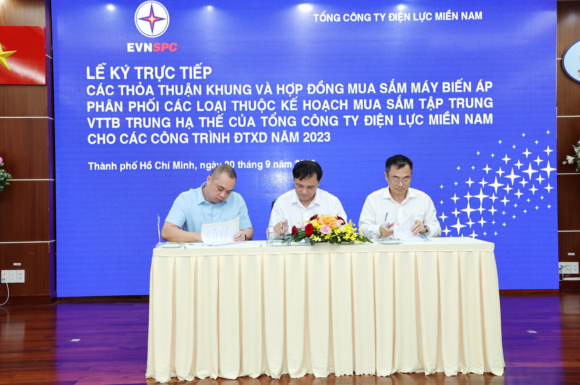 EVNSPC hoàn tất thủ tục cho công trình đầu tư xây dựng năm 2023 - Ảnh 4.