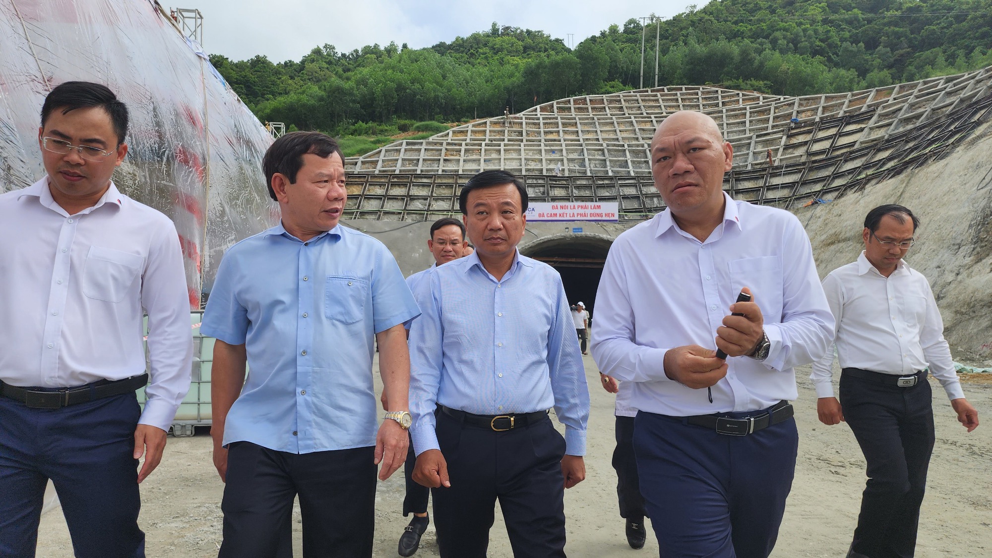 Thứ trưởng Nguyễn Danh Huy: 100 ngày đêm quyết định tiến độ cao tốc Quảng Ngãi-Hoài Nhơn - Ảnh 5.