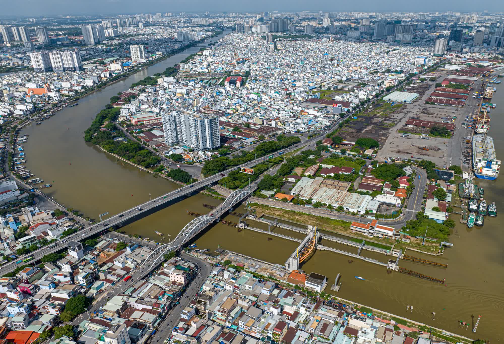 Cử tri TP.HCM bức xúc dự án chống ngập chậm hoàn thành  - Ảnh 2.