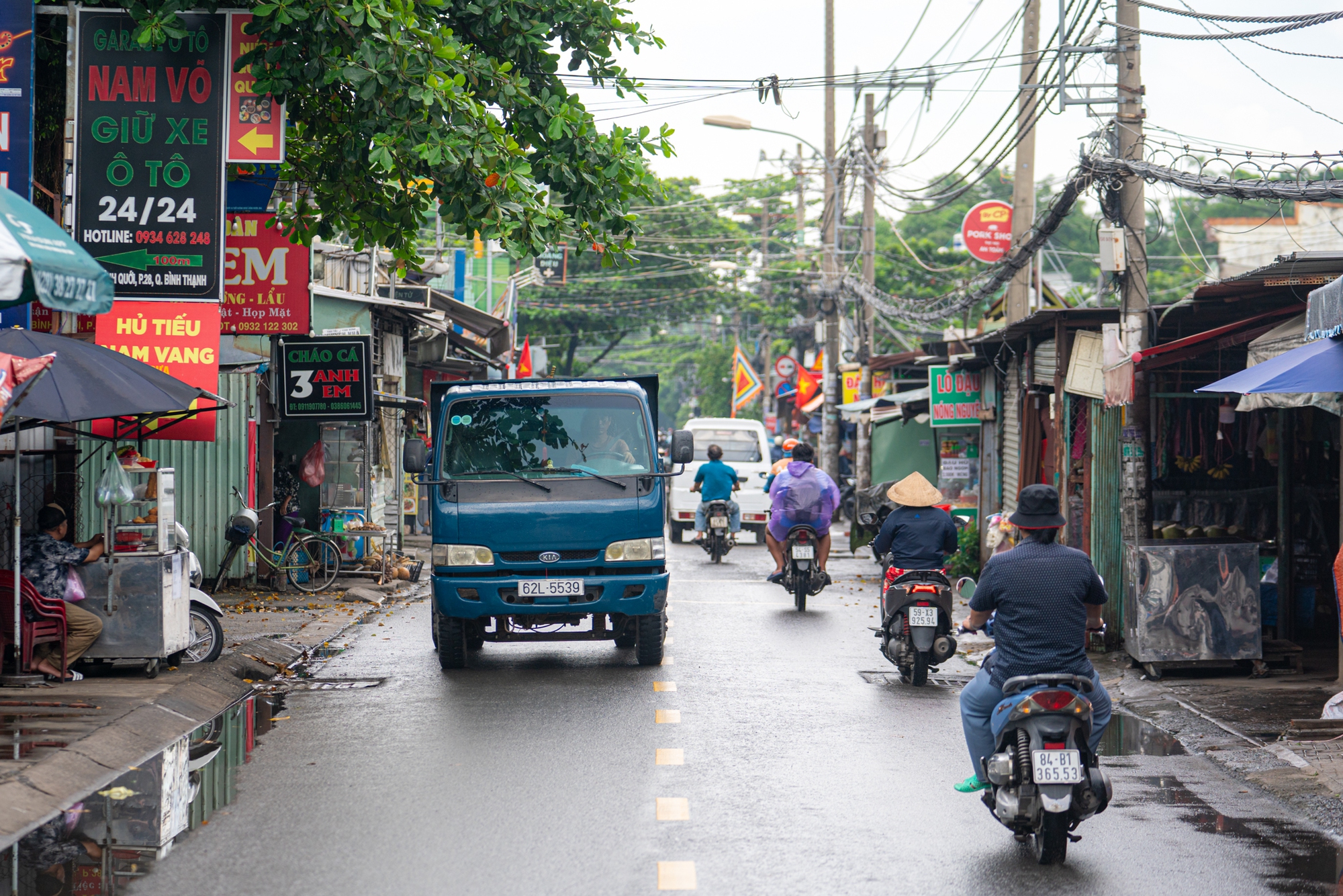 Cận cảnh bán đảo ở TP.HCM có duy nhất một tuyến đường kết nối - Ảnh 2.