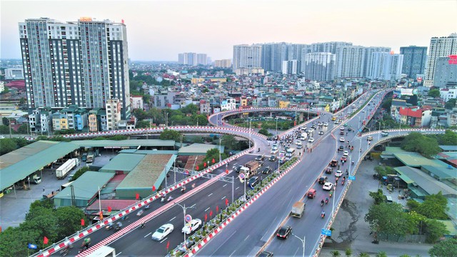 Đề xuất điều chỉnh, bổ sung 34 tuyến đường và 5 cầu vượt song ở Hà Nội - Ảnh 1.