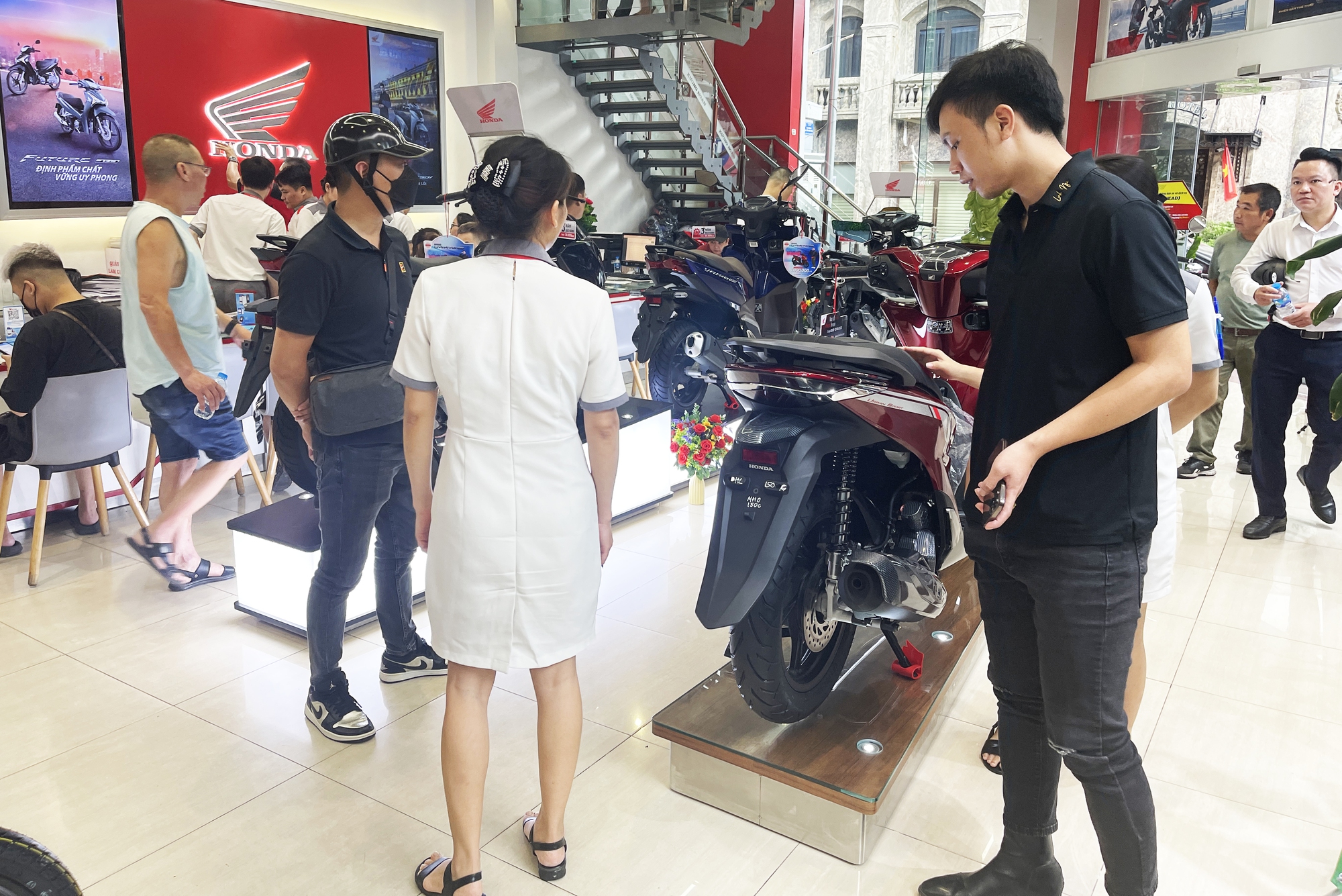 Doanh số ô tô, xe máy Honda tại Việt Nam tăng mạnh - Ảnh 1.