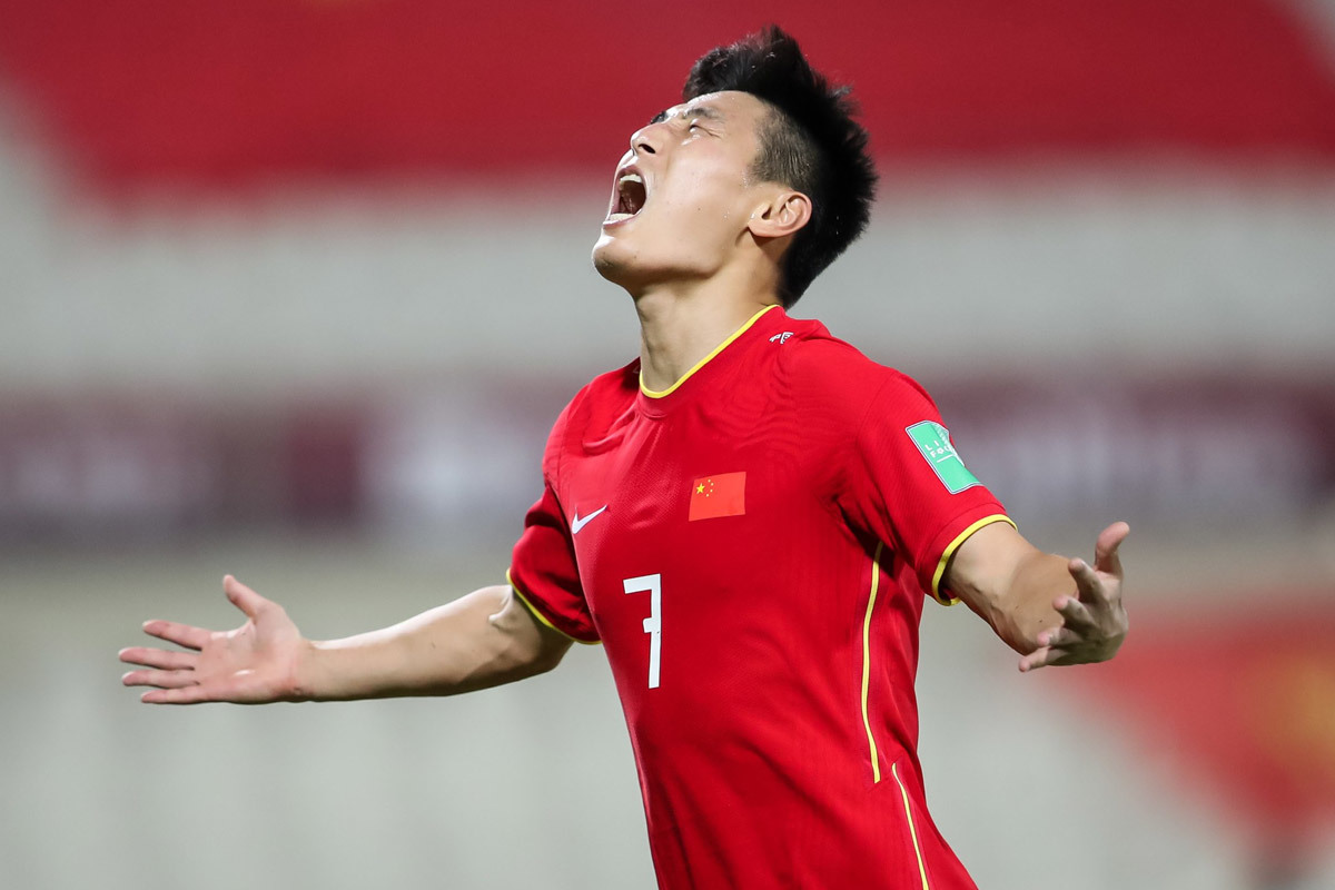 Chọc thủng lưới tuyển Việt Nam, cựu sao La Liga đi vào lịch sử bóng đá Trung Quốc  - Ảnh 1.