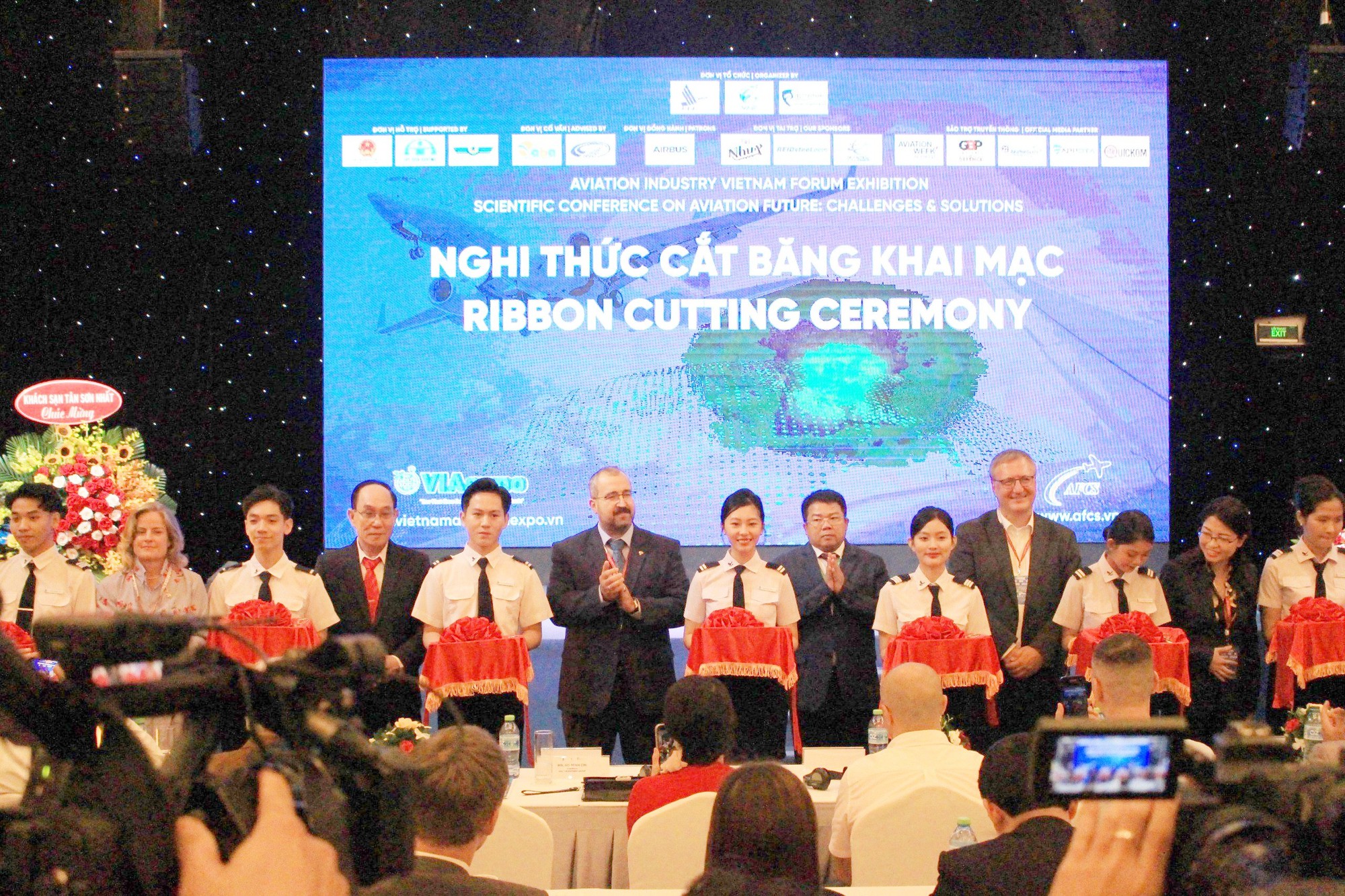 Triển lãm quốc tế Hàng không Việt Nam - VIAE 2023 tương lai thách thức, giải pháp - Ảnh 2.