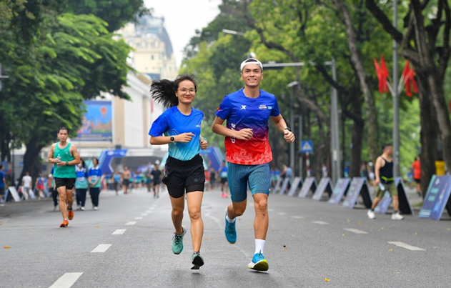 Giải marathon quốc tế di sản Hà Nội: Tranh tài cùng các chân chạy hàng đầu thế giới - Ảnh 1.