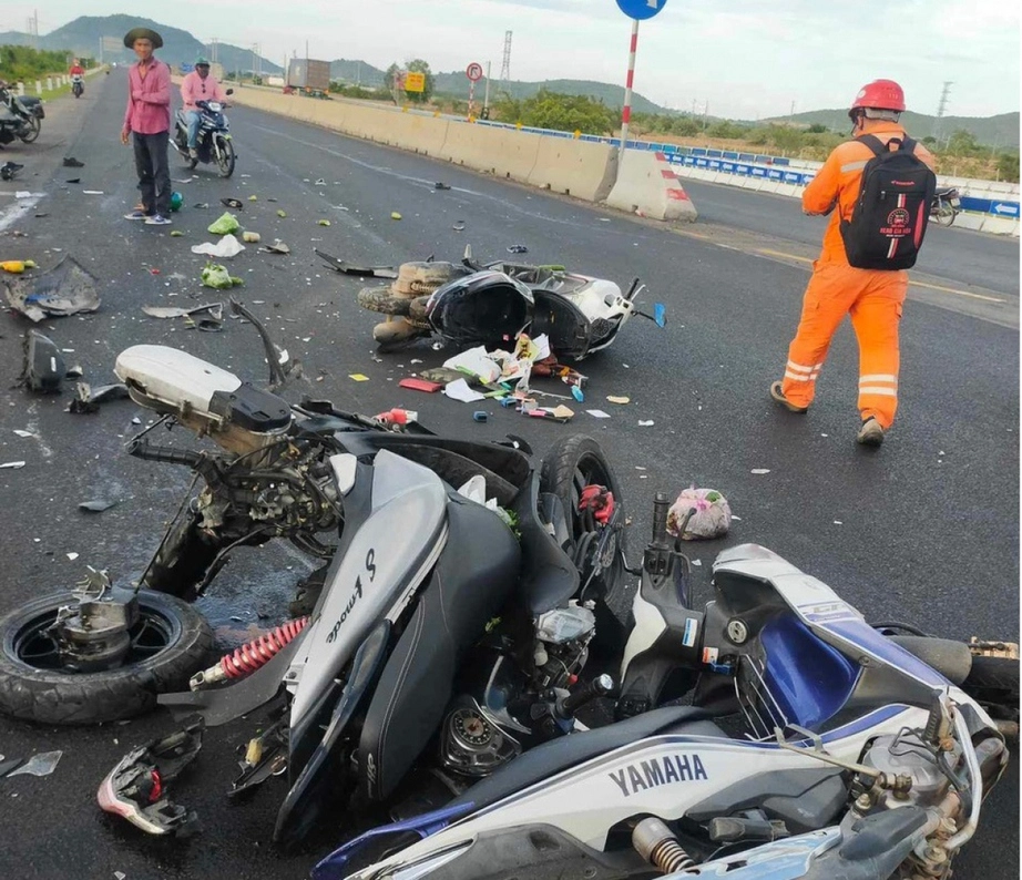 Khởi tố tài xế 16 tuổi lái ô tô gây tai nạn liên hoàn trên QL1 qua Bình Thuận - Ảnh 1.