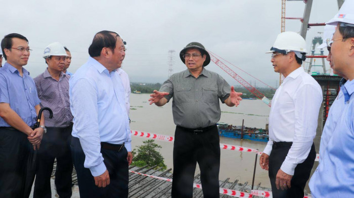 Hợp long cầu Mỹ Thuận 2 ngày 14/10, sớm 1 tháng so với kế hoạch - Ảnh 1.