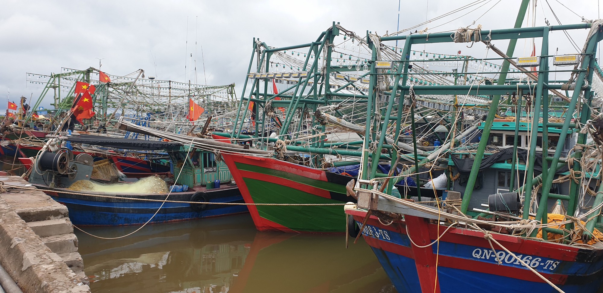 Quạnh hiu làng biển Tiến Tới ở Quảng Ninh - Ảnh 1.