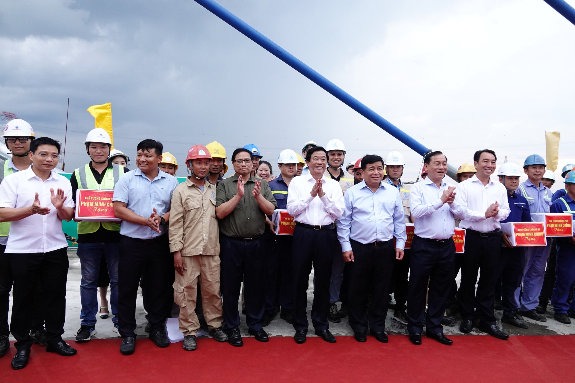 Thủ tướng phát lệnh hợp long cầu Mỹ Thuận 2 - Ảnh 4.
