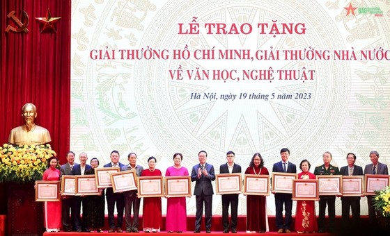 Ứng trước hàng tỷ đồng để kịp thời trả Giải thưởng Hồ Chí Minh  - Ảnh 1.