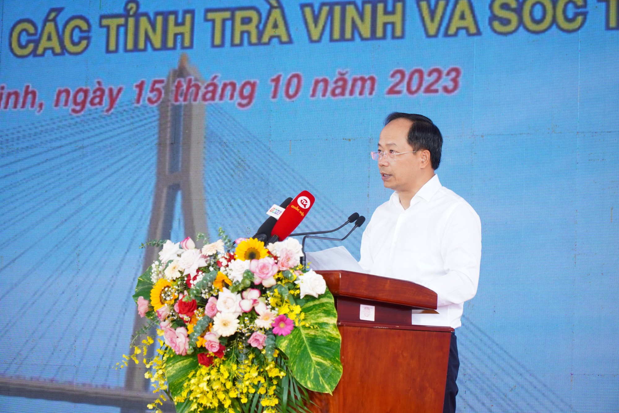 Thủ tướng ấn nút khởi công cầu Đại Ngãi vượt sông Hậu, nối Trà Vinh - Sóc Trăng - Ảnh 2.