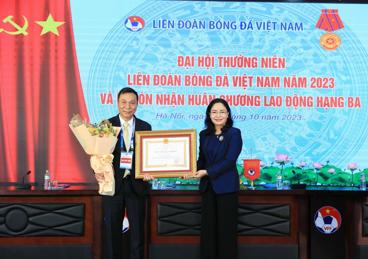 Bóng đá Việt Nam nhận liền hai tin vui từ nhà nước  - Ảnh 1.