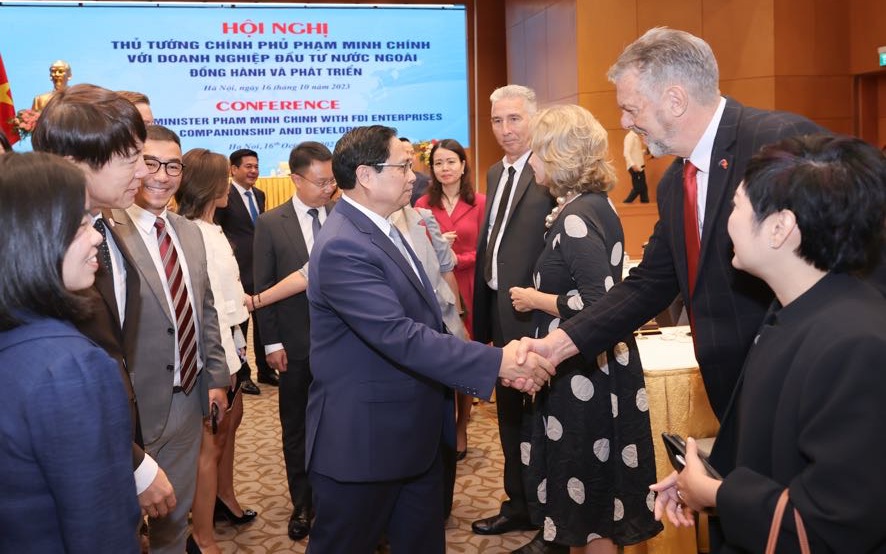 Thủ tướng nêu ba cam kết của Việt Nam với nhà đầu tư nước ngoài - Ảnh 1.