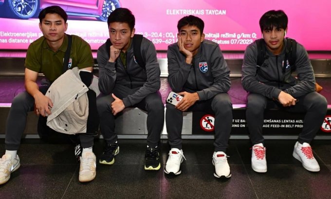 Cầu thủ Thái Lan bị bỏ đói trong chuyến du đấu châu Âu vì lý do khó tin - Ảnh 1.