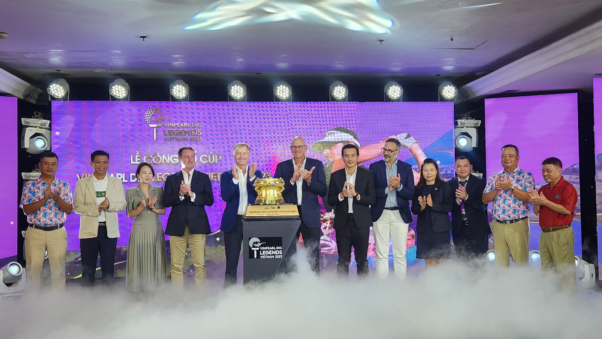 Cup của giải golf Vinpearl DIC Legends Vietnam 2023, biểu tượng chiếc trống đồng - Ảnh 2.