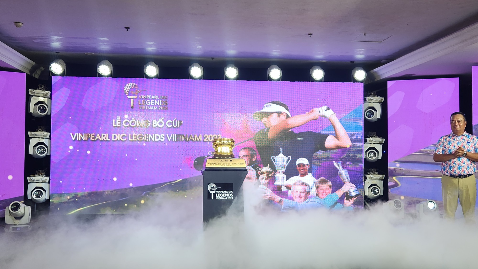 Cup của giải golf Vinpearl DIC Legends Vietnam 2023, biểu tượng chiếc trống đồng - Ảnh 1.