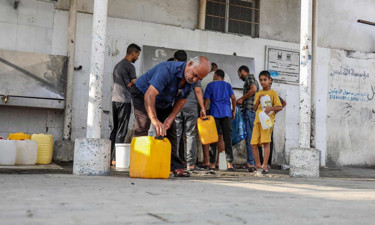 Guardian: Người dân tại Dải Gaza đối mặt nguy cơ tử vong do thiếu nước - Ảnh 1.