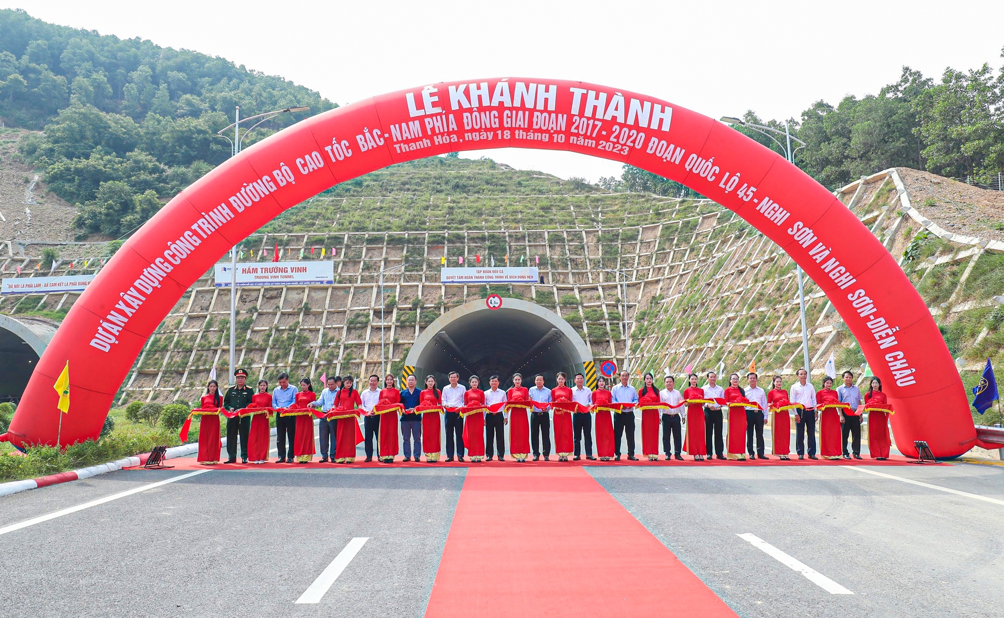 Phó thủ tướng: Phát huy tối đa hiệu quả 2 tuyến cao tốc qua Nghệ An, Thanh Hoá - Ảnh 11.