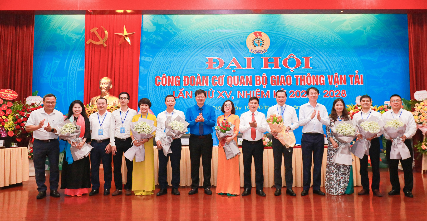 Đại hội Công đoàn GTVT Việt Nam lần thứ XI: Đổi mới - Phát triển - Ảnh 1.