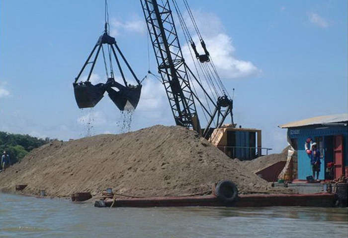 Giải cơn ‘khát’ vật liệu san lấp dự án hạ tầng Nam Định cho đấu giá 14 mỏ cát ven biển - Ảnh 1.