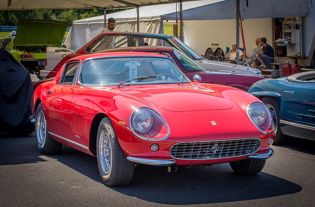 Ferrari siêu hiếm trị giá 3,1 triệu USD gặp tai nạn ở Ý - Ảnh 2.