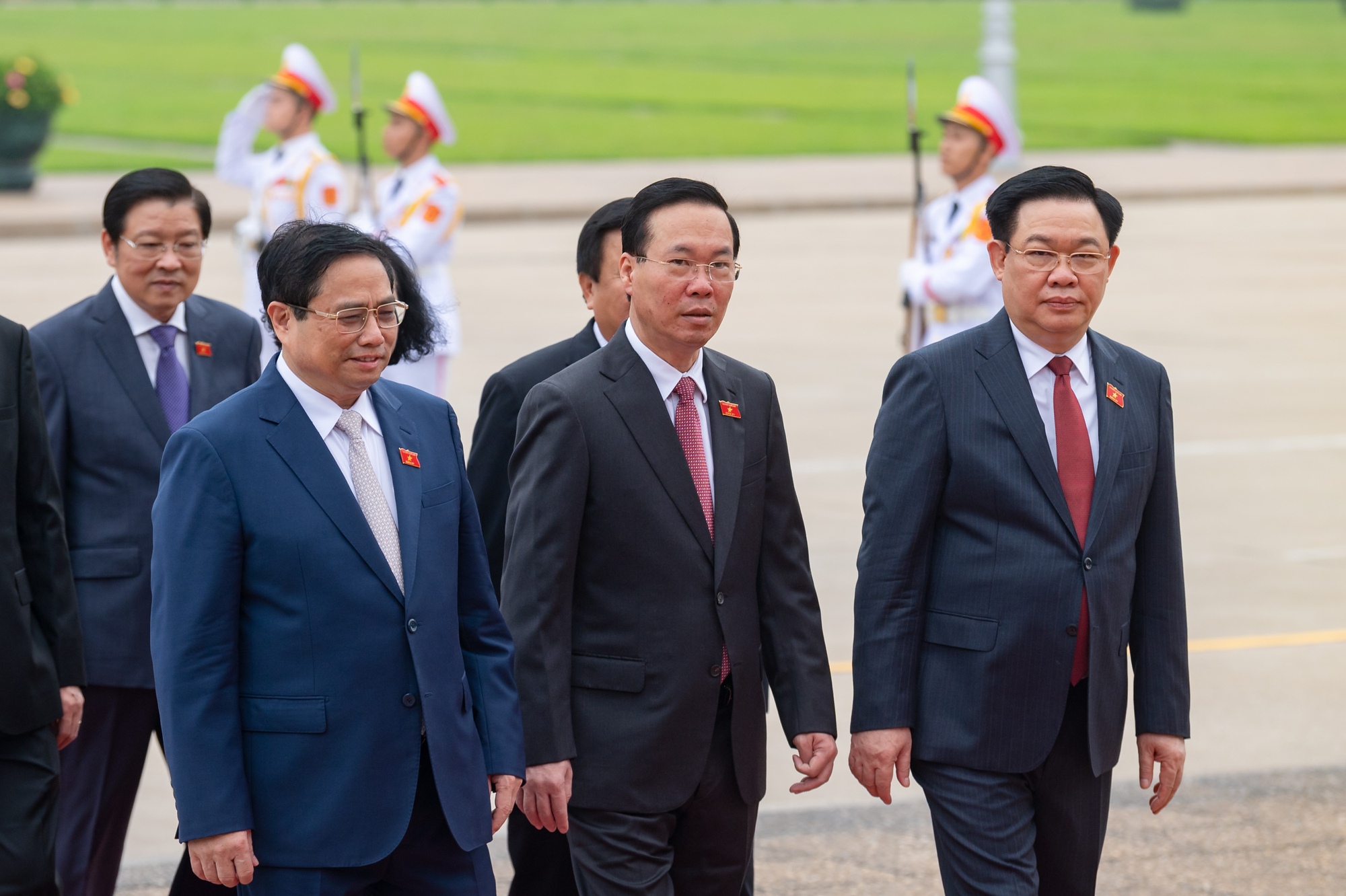 
Lãnh đạo Đảng, Nhà nước, đại biểu Quốc hội viếng Lăng Chủ tịch Hồ Chí Minh
 - Ảnh 5.