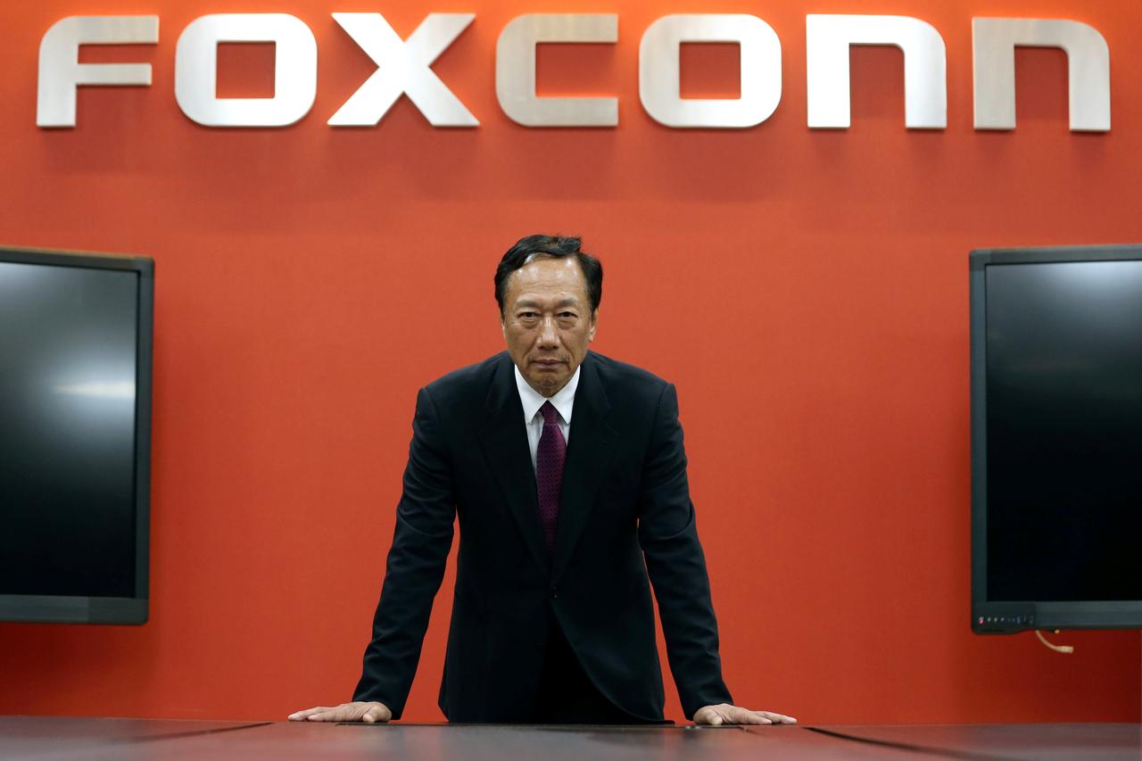 Giữa lúc Foxconn bị điều tra, người Trung Quốc lại nói về &quot;miếng ăn&quot; và &quot;sợi tóc khó xơi&quot;? - Ảnh 1.