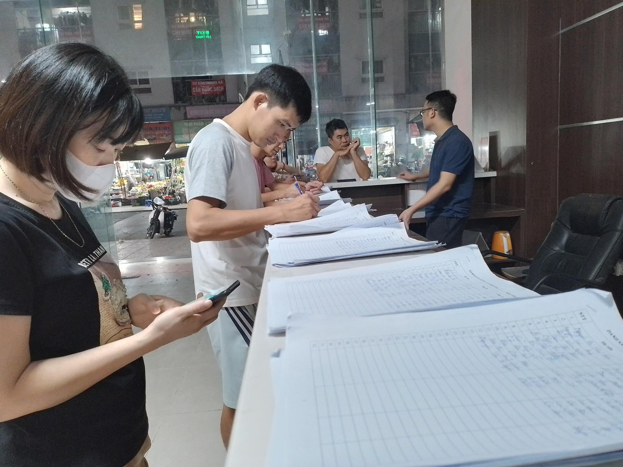 Thiếu nước sạch, cư dân KĐT Thanh Hà ký đơn &quot;kêu cứu&quot; - Ảnh 1.