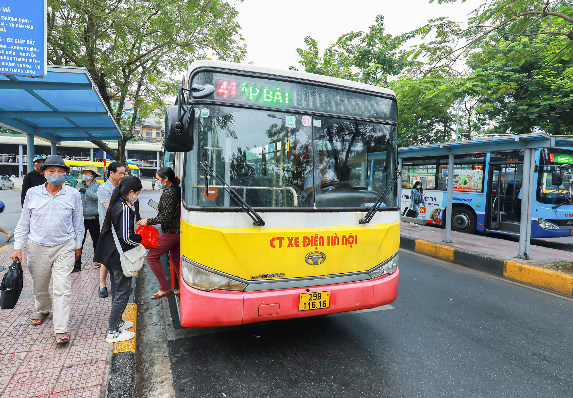 Hà Nội: Tăng giá vé xe buýt, chất lượng dịch vụ có tăng? - Ảnh 1.