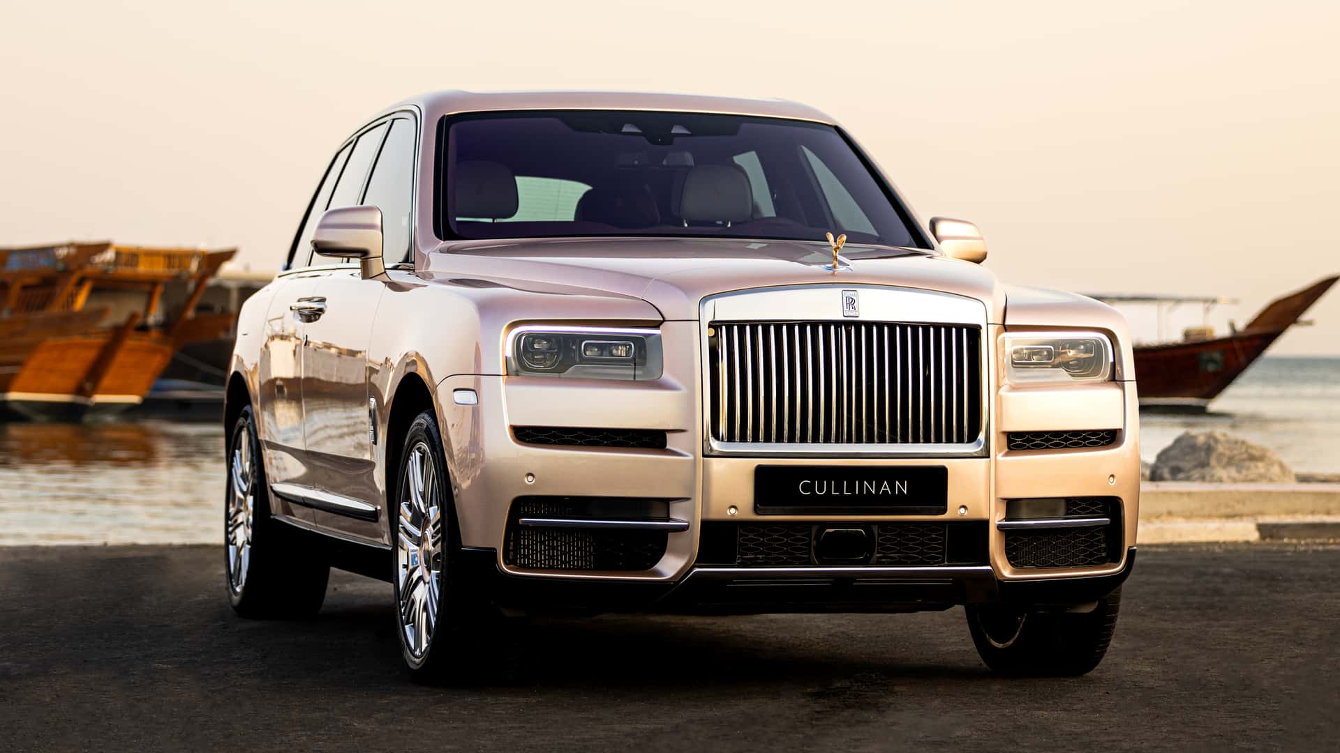 Rolls-Royce cần 30 lần thử nghiệm để "ra lò" chiếc Cullinan có màu sơn đặc biệt