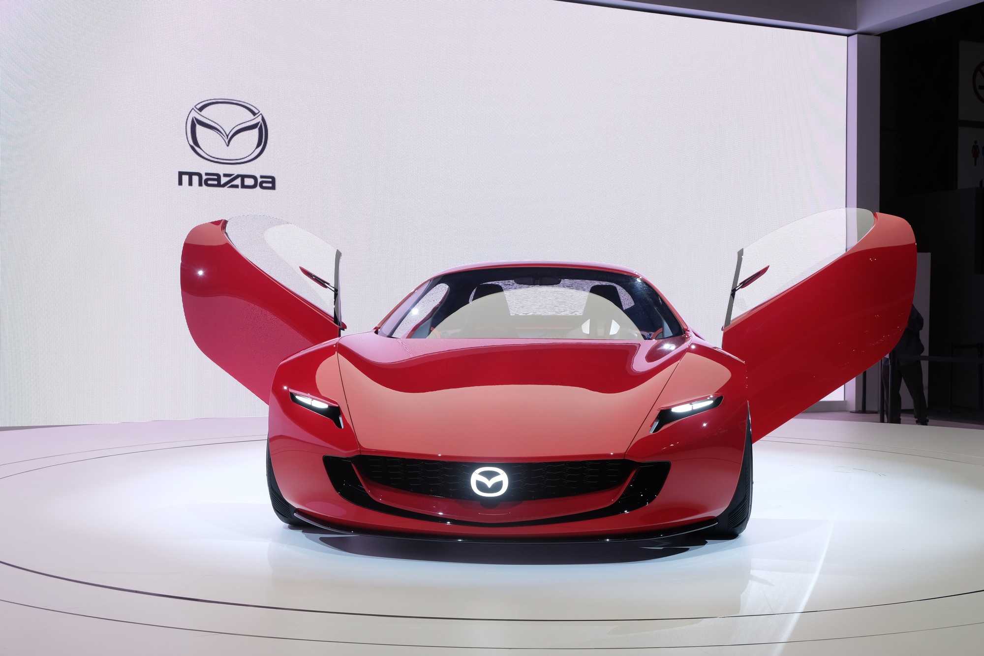 Mazda Iconic SP - Xe thể thao hybrid thu hút mọi ánh nhìn - Ảnh 2.