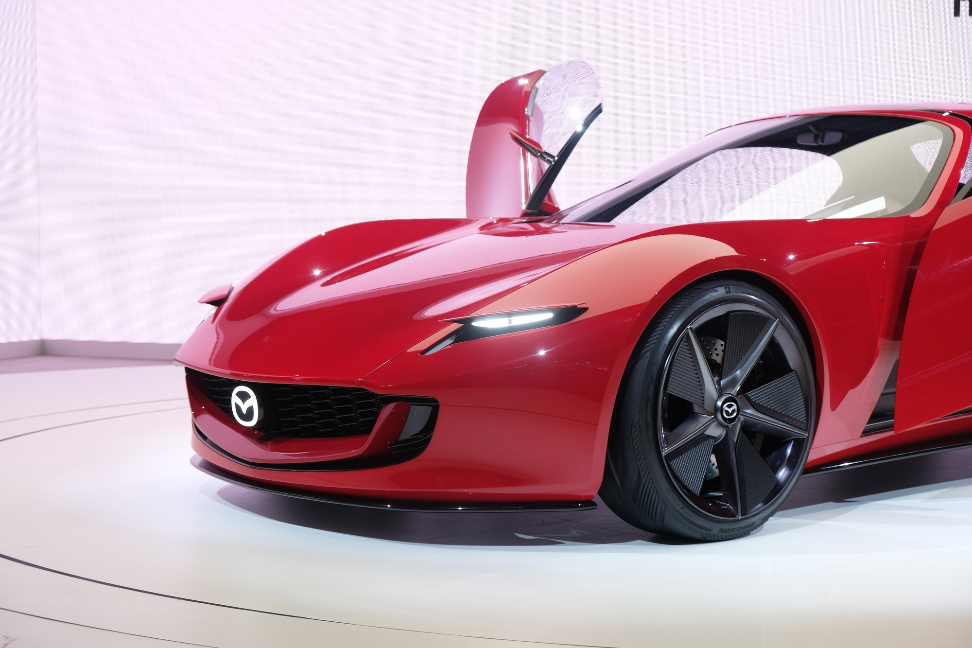 Mazda Iconic SP - Xe thể thao hybrid thu hút mọi ánh nhìn - Ảnh 5.