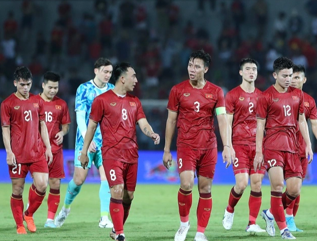 CĐV Indonesia bất ngờ đòi kiện tuyển Việt Nam lên FIFA vì lý do khó hiểu  - Ảnh 1.
