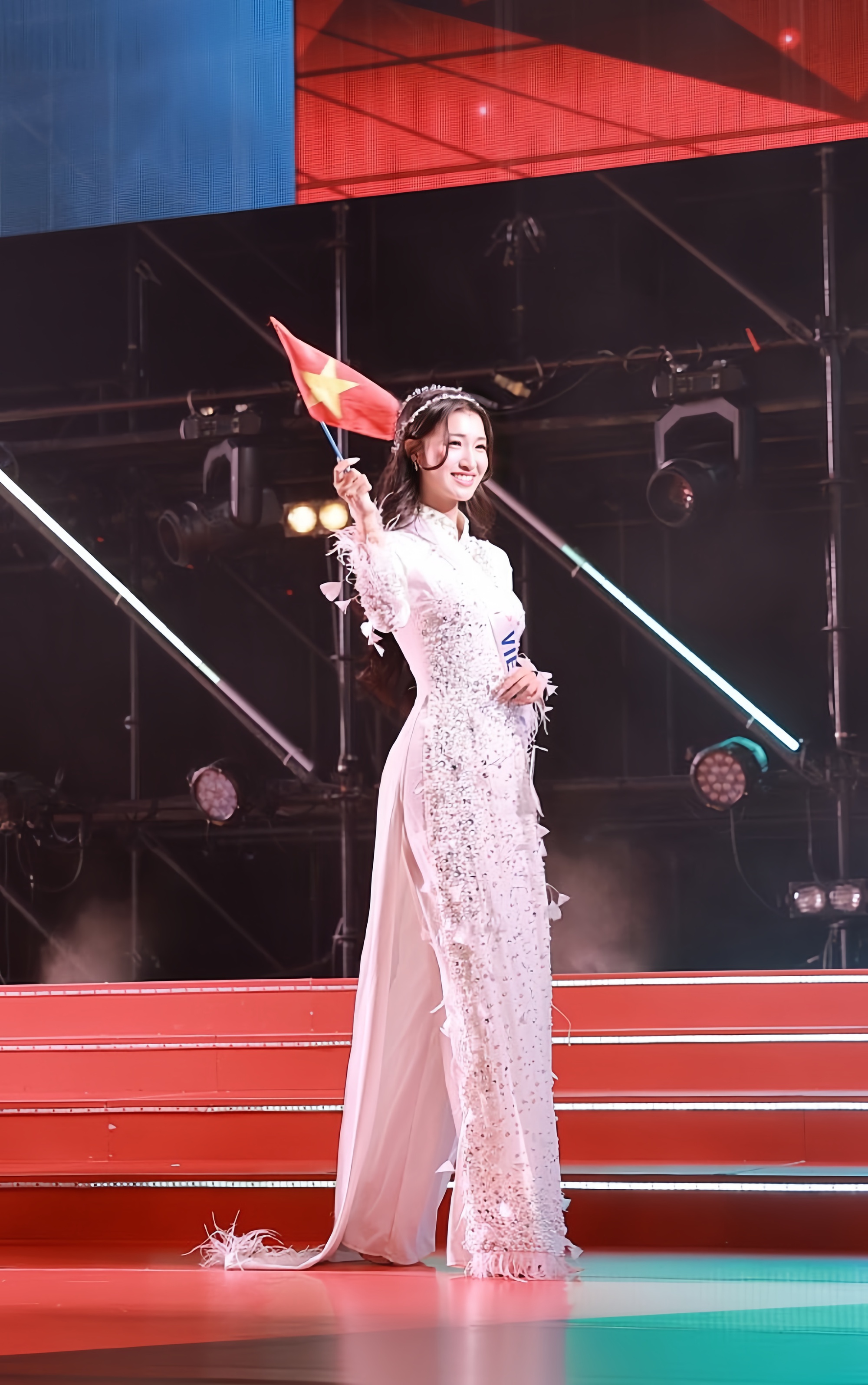 Phương Nhi lọt top 15 Miss International, &quot;phá vỡ lời nguyền&quot; Miss Visit Japan - Ảnh 6.