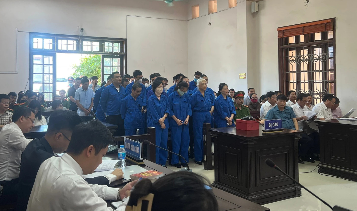 Loạt cựu quan chức Thái Nguyên và gần 30 bị cáo lĩnh án vì tiếp tay cho &quot;than lậu&quot; - Ảnh 1.
