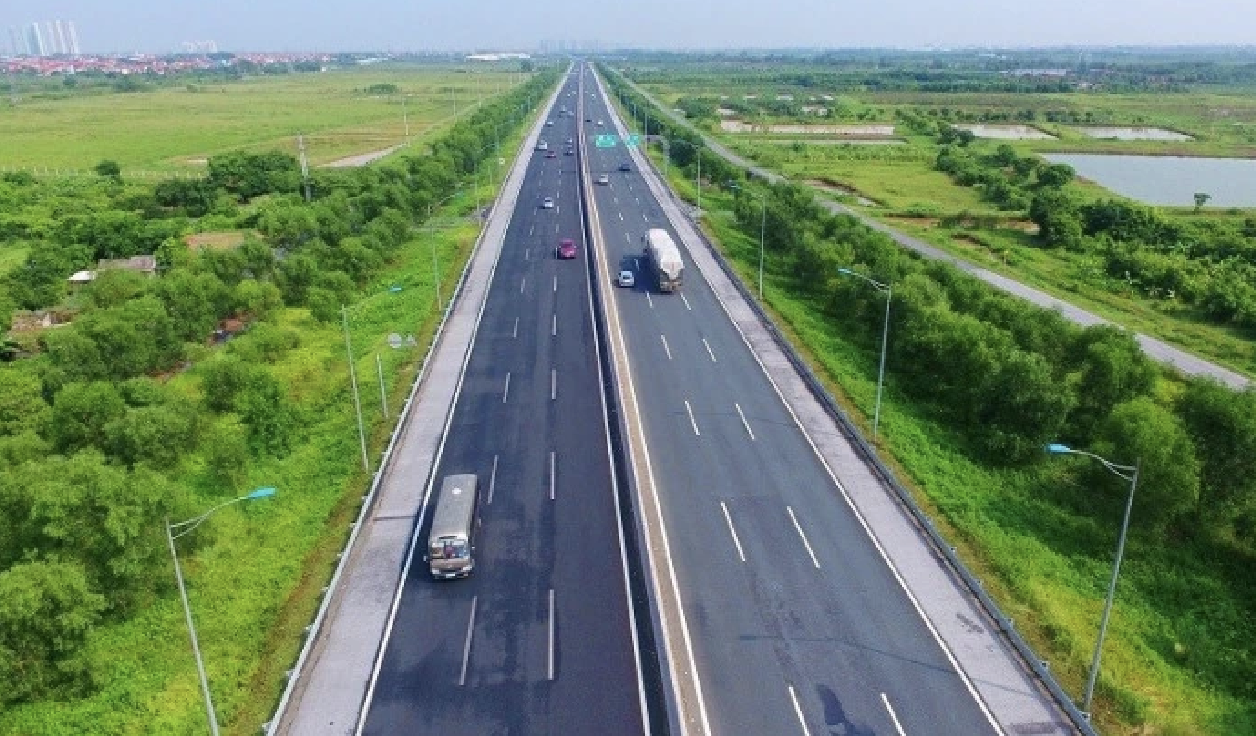 Chính phủ đề xuất cơ chế đặc thù đầu tư cao tốc, quốc lộ - Ảnh 1.