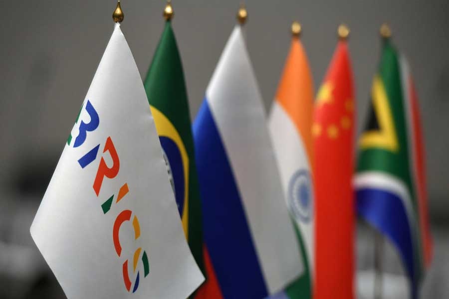 &quot;Đòi tiền, dọa cắt điện&quot; nước chủ chốt BRICS, người Trung Quốc đúng hay sai? - Ảnh 2.