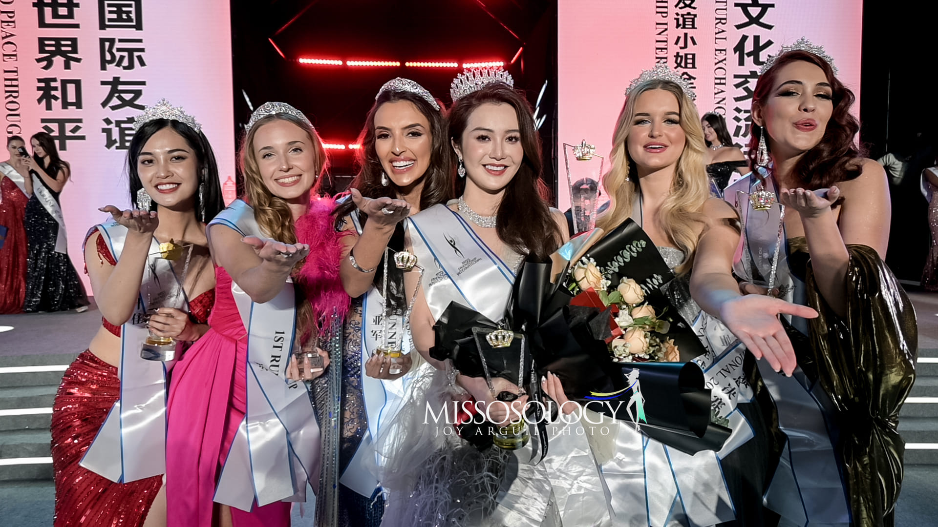 Người đẹp dân tộc Tày Nông Thúy Hằng giành ngôi vị Á hậu 2 Hoa hậu Hữu nghị Quốc tế 2023 - Ảnh 5.