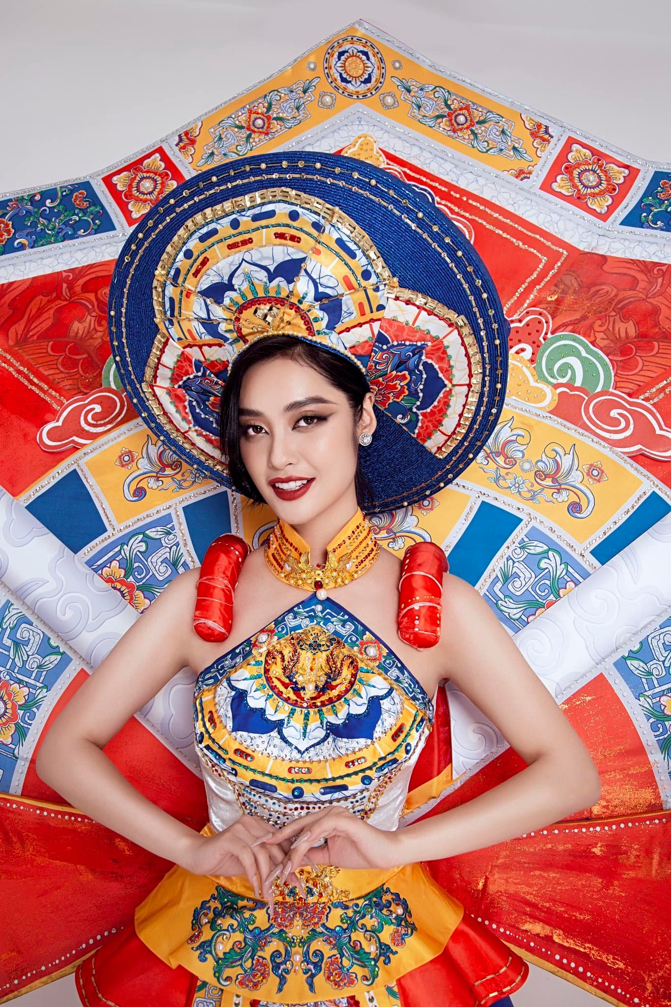 Người đẹp dân tộc Tày Nông Thúy Hằng giành ngôi vị Á hậu 2 Hoa hậu Hữu nghị Quốc tế 2023 - Ảnh 1.