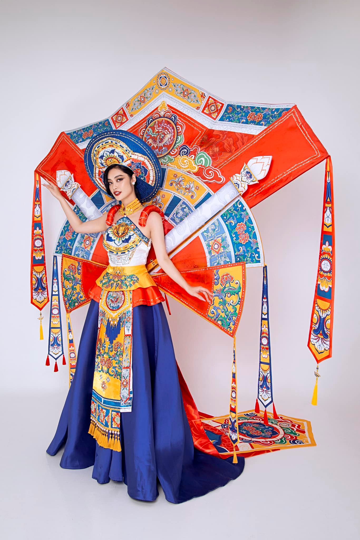 Người đẹp dân tộc Tày Nông Thúy Hằng giành ngôi vị Á hậu 2 Hoa hậu Hữu nghị Quốc tế 2023 - Ảnh 2.