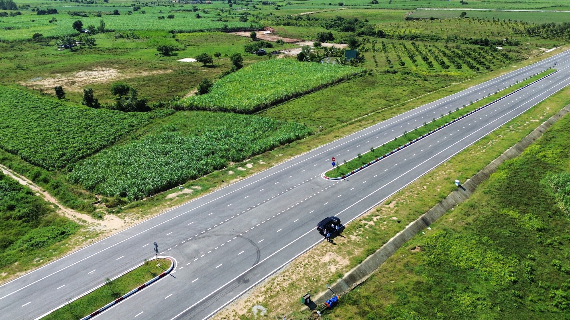 Ngắm cung đường dài 22km kết nối thị trấn với xã vùng sâu nhất Ninh Thuận - Ảnh 2.