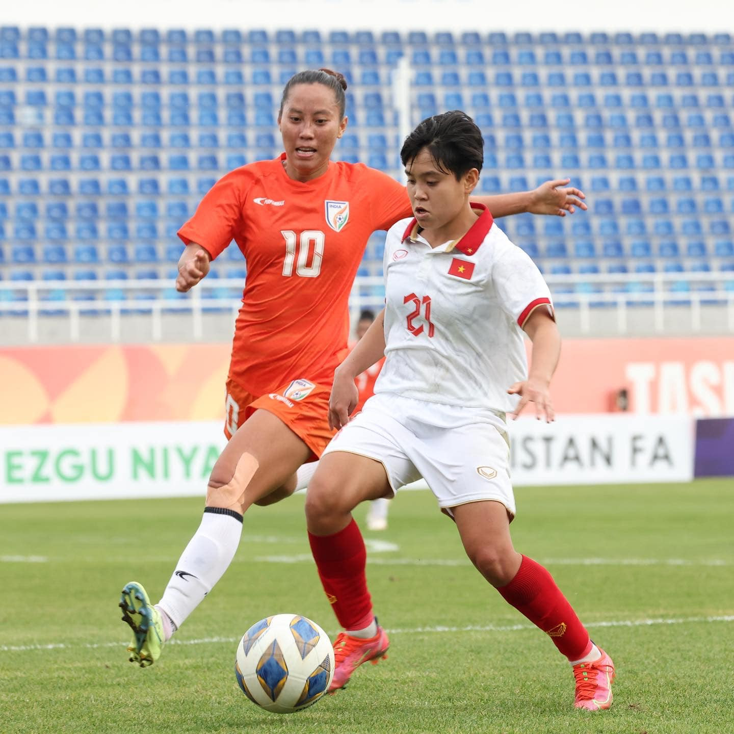 Thắng Ấn Độ, đội tuyển nữ Việt Nam vẫn “lâm nguy” tại vòng loại Olympic - Ảnh 1.