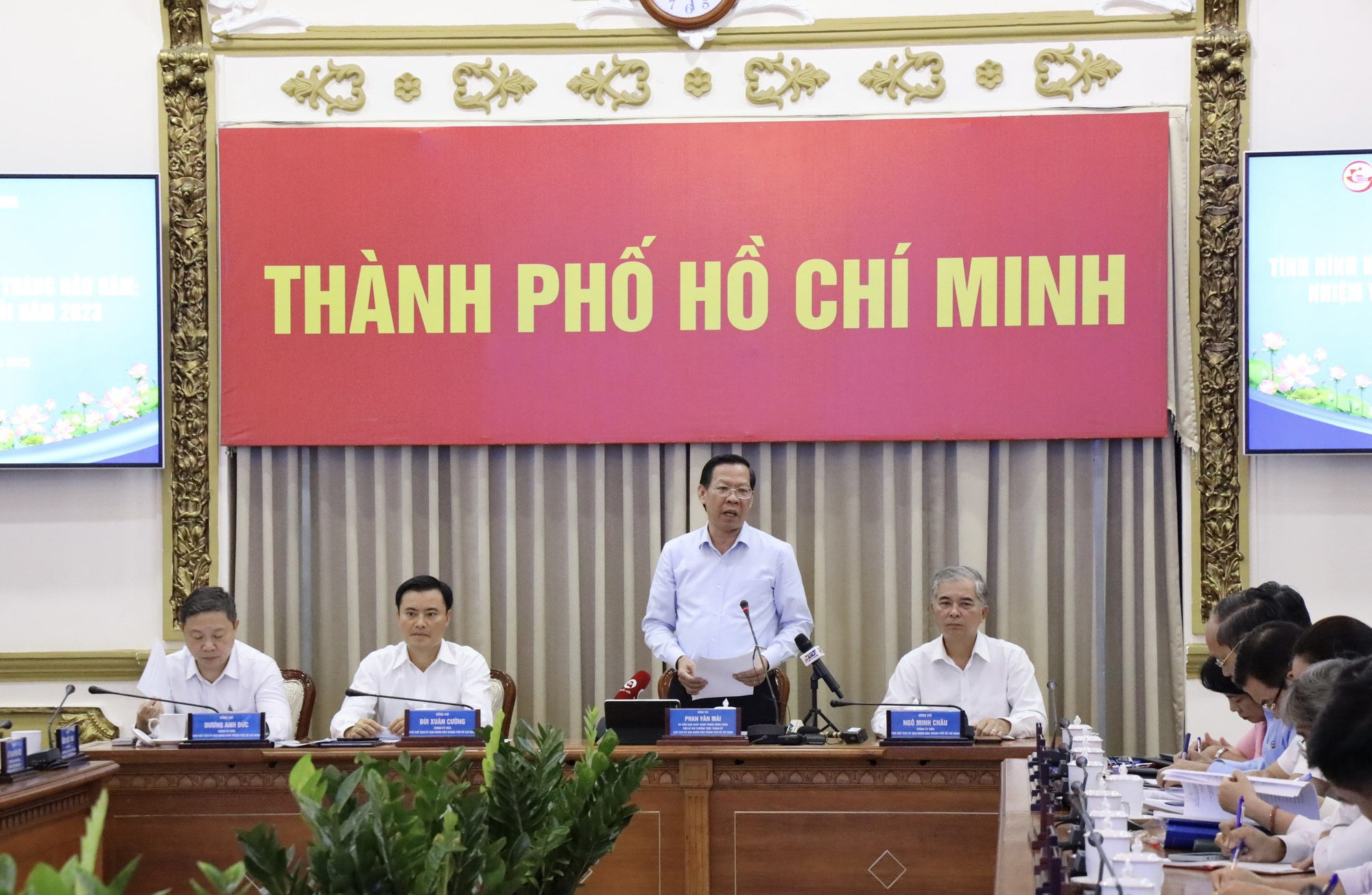 Chủ tịch TPHCM: Việc xử lý Thành Bưởi không có vùng cấm - Ảnh 1.
