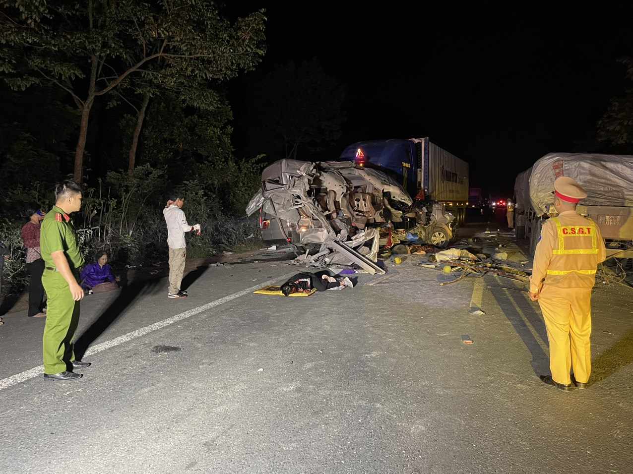 Nguyên nhân vụ tai nạn xe khách làm 5 người chết, 11 người bị thương ở Lạng Sơn - Ảnh 2.
