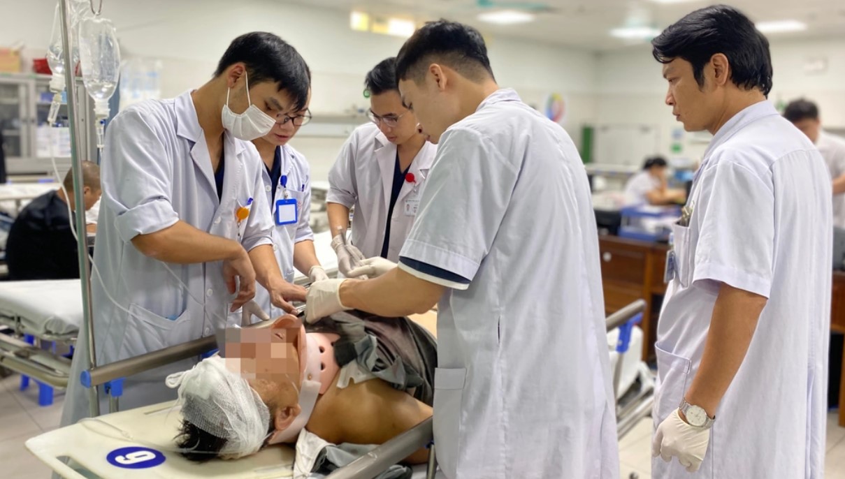 Sức khỏe nạn nhân nặng nhất trong vụ TNGT đặc biệt nghiêm trọng tại Lạng Sơn ra sao?   - Ảnh 1.