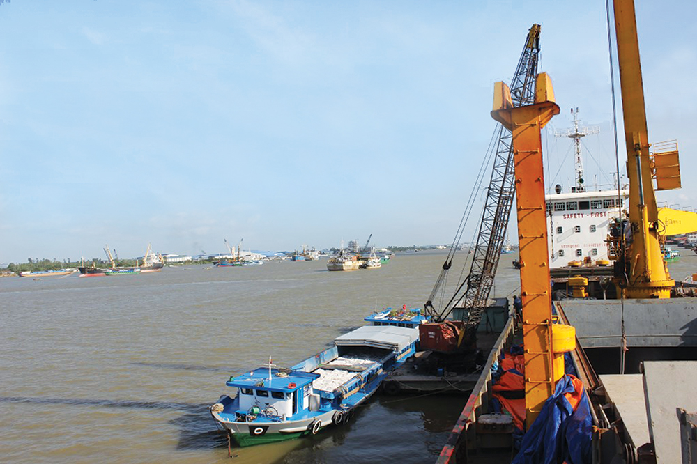 Bộ GTVT ủng hộ đầu tư mới, nâng cấp bến cảng ở An Giang - Ảnh 1.