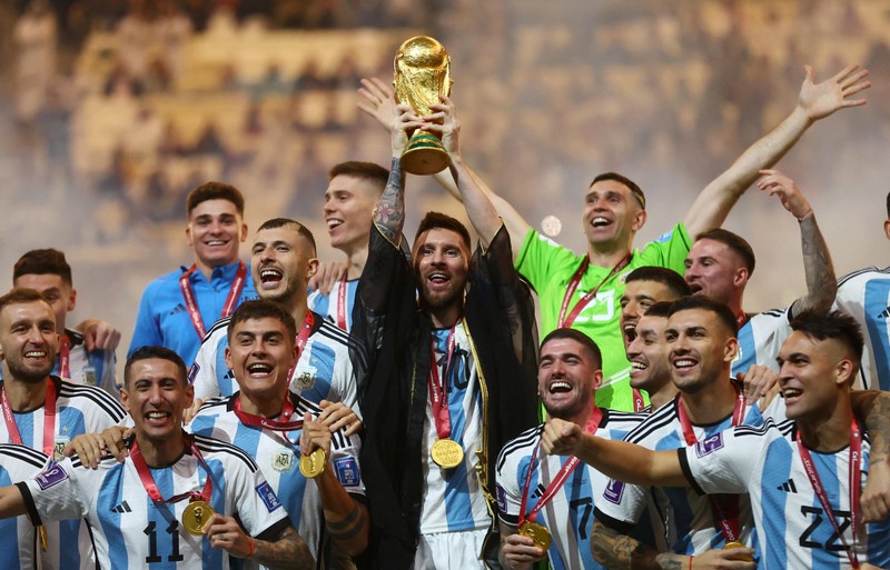 Quê hương của Messi và Ronaldo đồng đăng cai kỳ World Cup đặc biệt nhất lịch sử  - Ảnh 1.