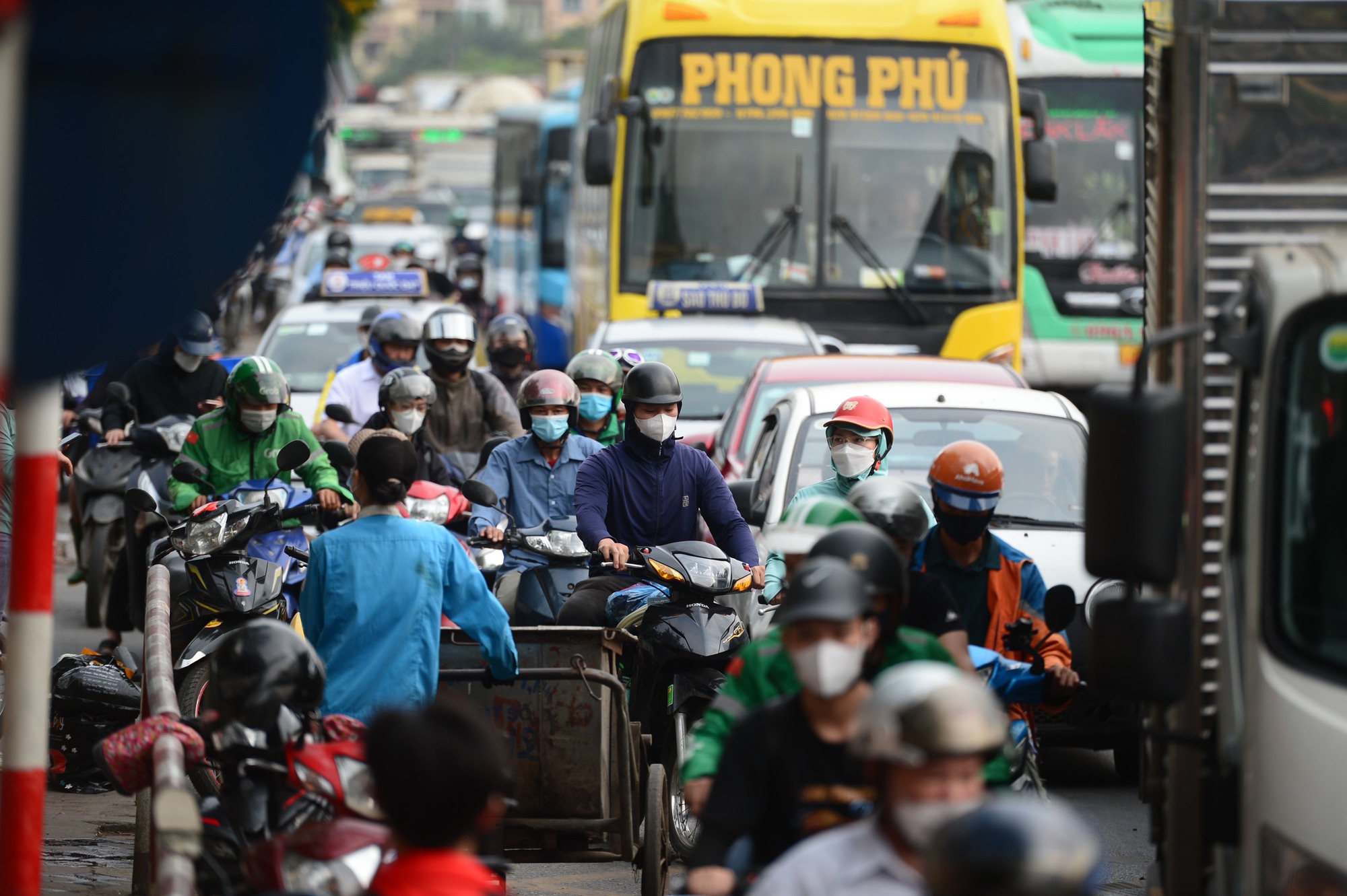 Phát sinh thêm 10 điểm ùn tắc giao thông tại Hà Nội trong 9 tháng đầu năm 2023 - Ảnh 1.