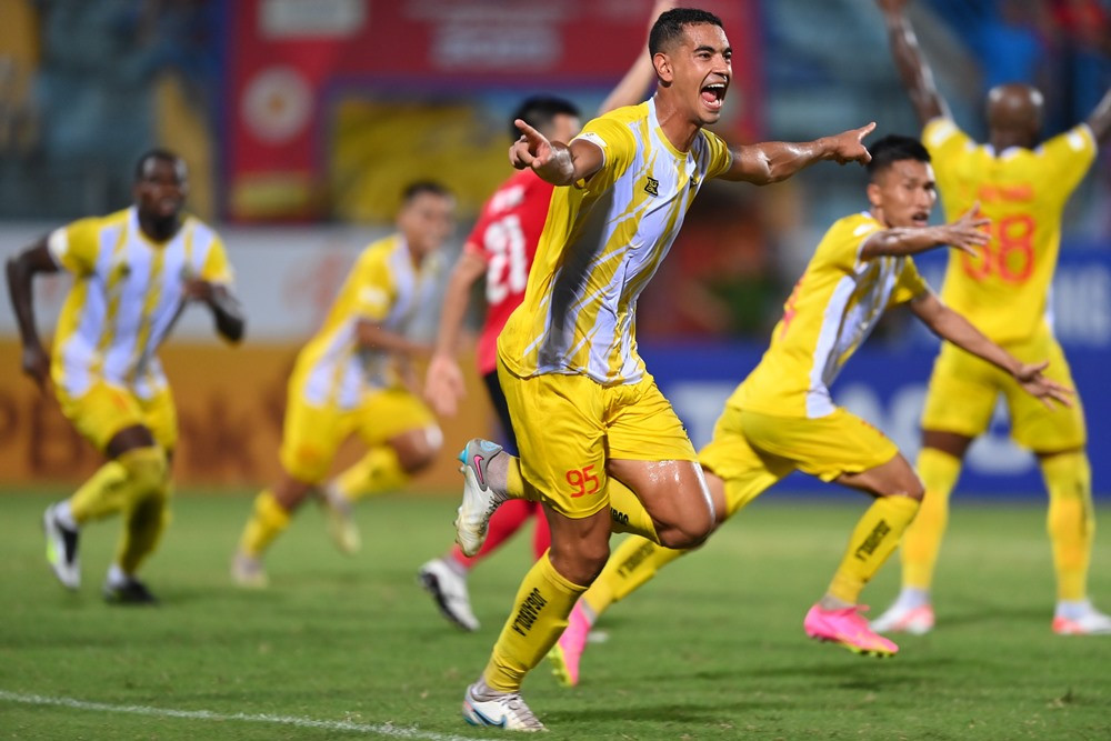 Thắng dễ CAHN, Thanh Hóa giành Siêu cúp Quốc gia 2023  - Ảnh 1.
