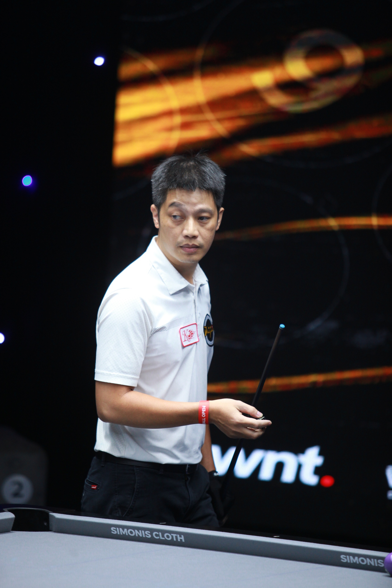 កីឡាករវៀតណាមយកឈ្នះជើងឯកអឺរ៉ុប - រូបថត ១. Cơ thủ Việt Nam đánh bại nhà vô địch châu Âu - Ảnh 1.